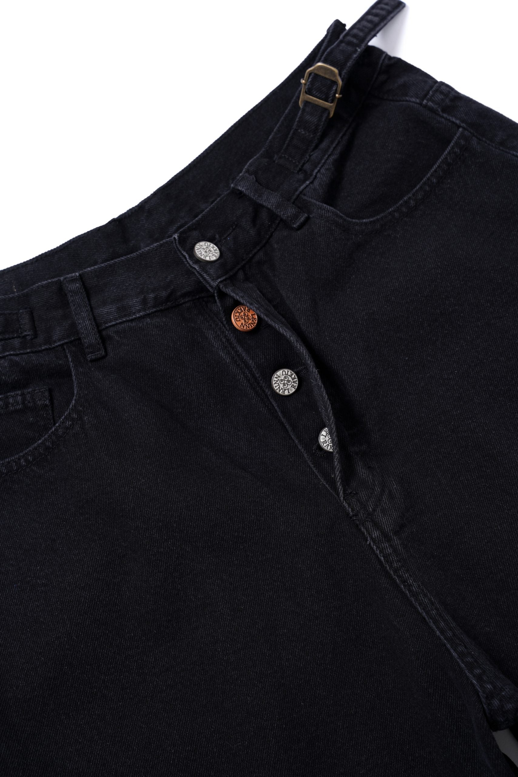 4-Hole Puncher Denim Shorts