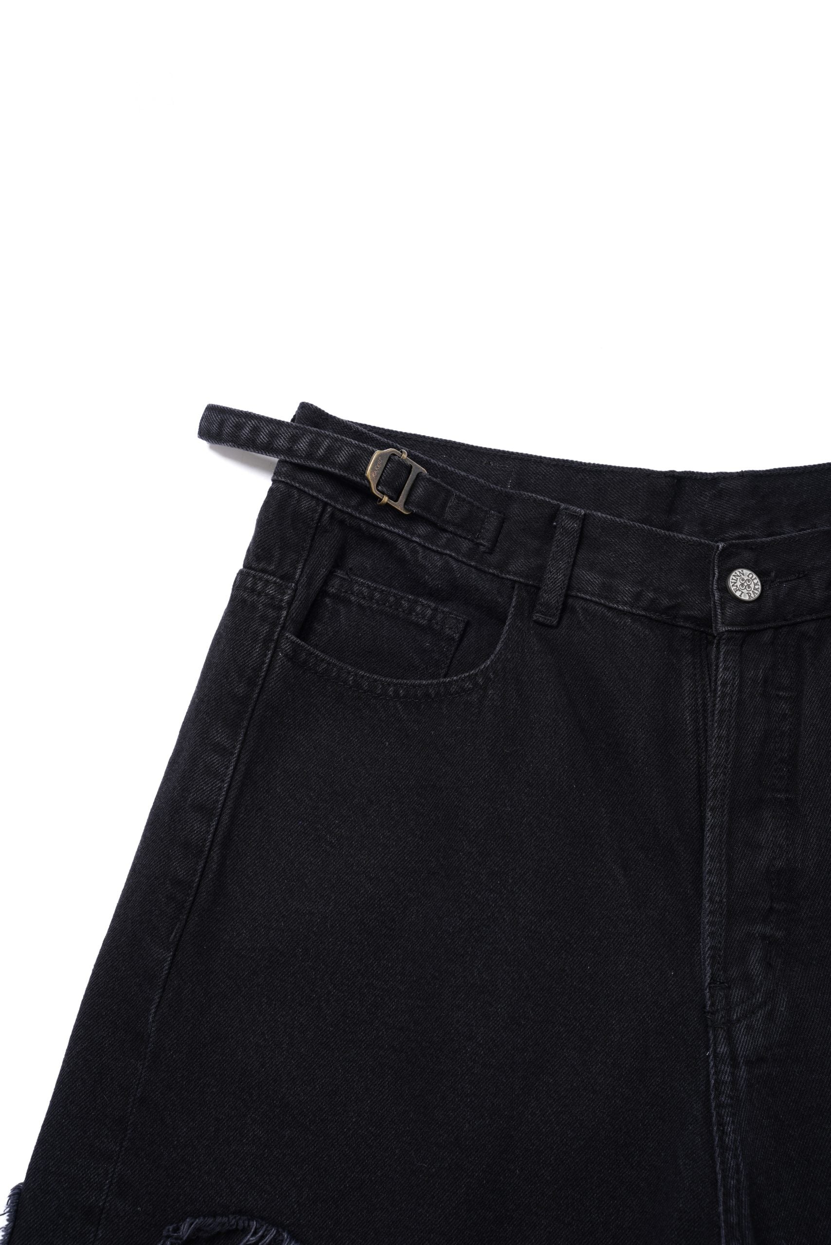 4-Hole Puncher Denim Shorts