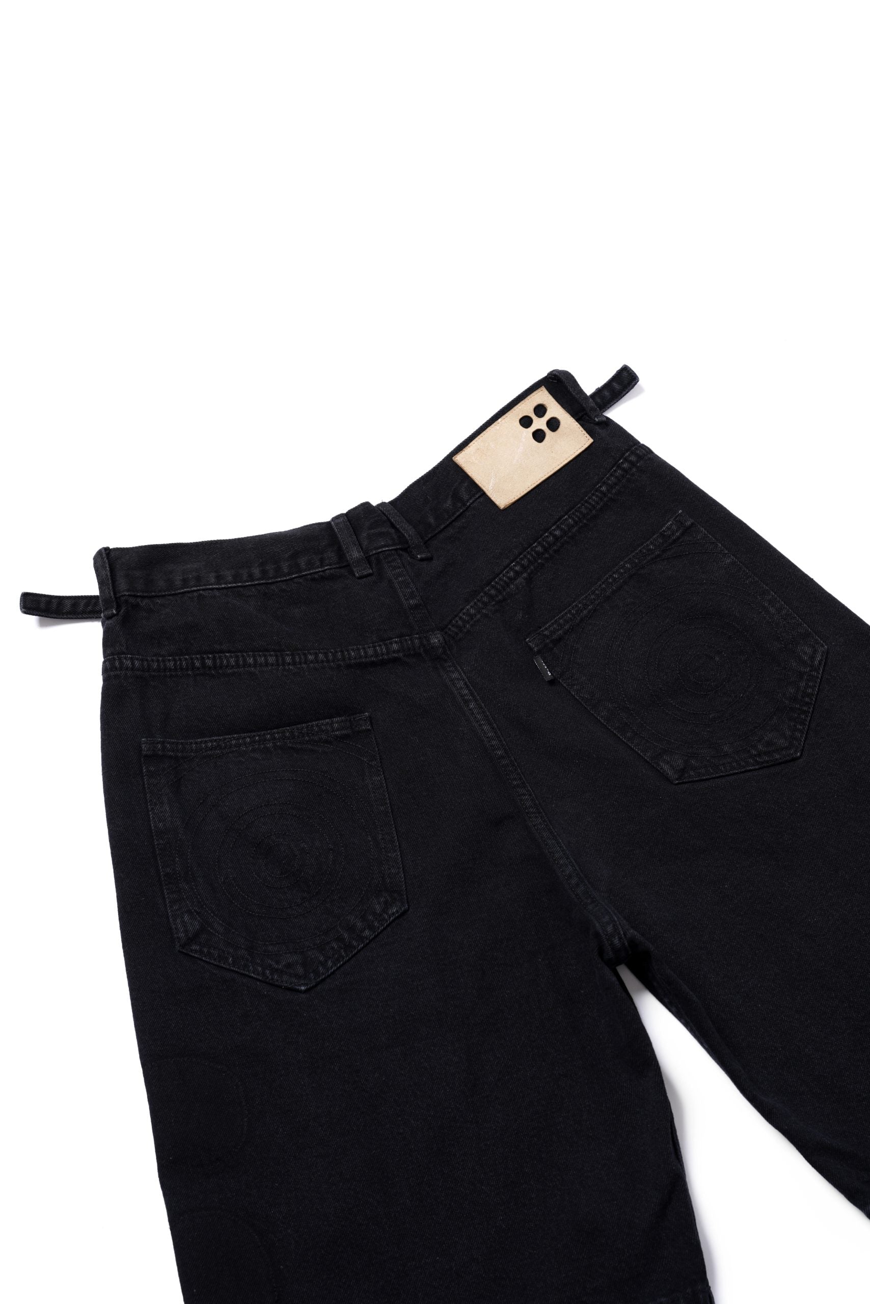 4-Hole Puncher Denim Shorts