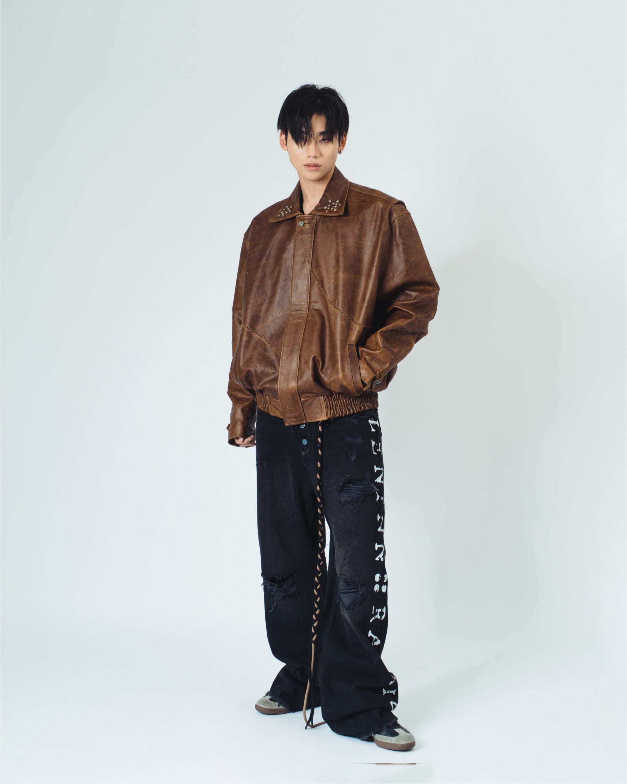 4-Hole Puncher Denim Jeans