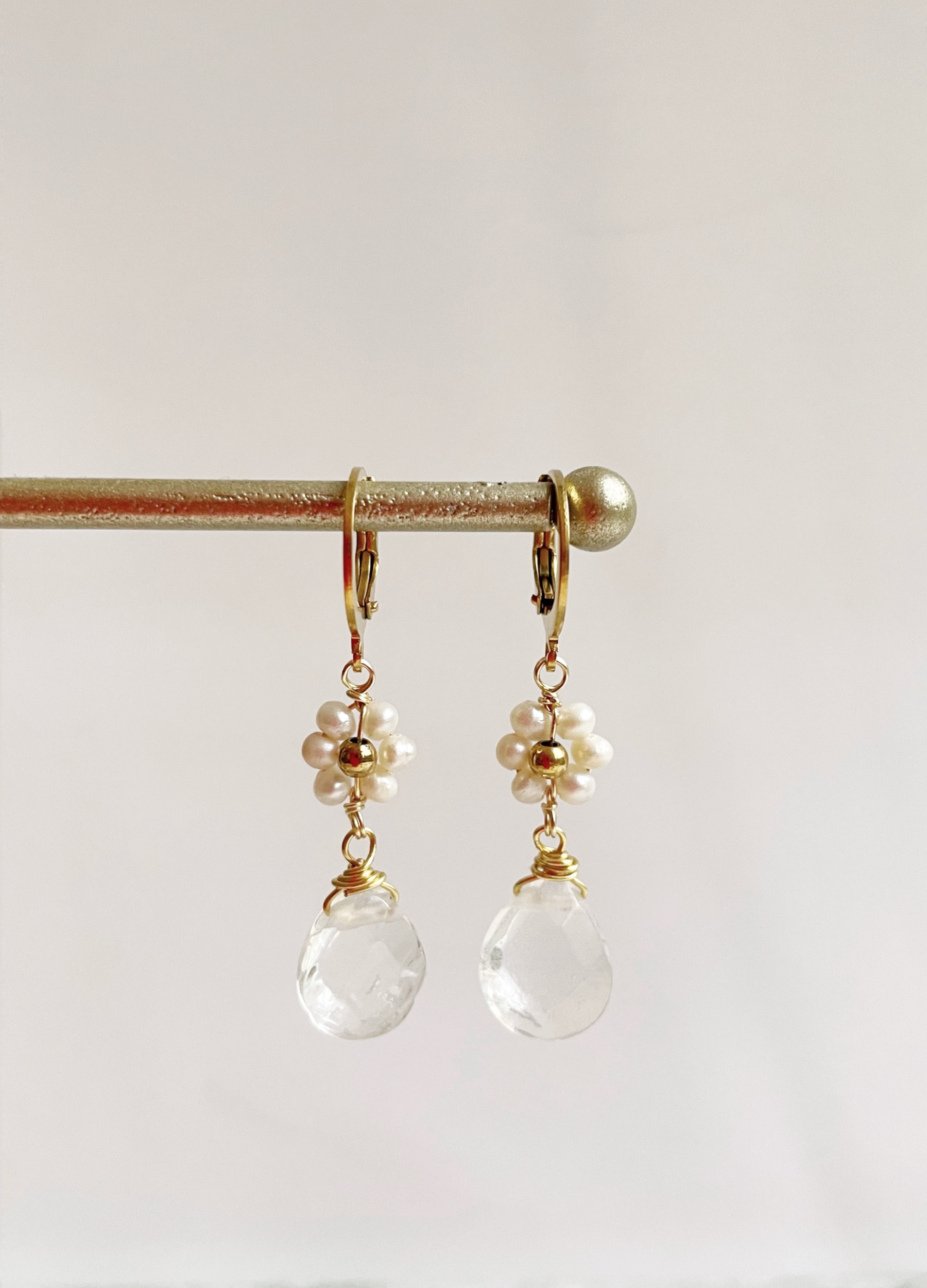 Pierced Earrings Pearl Drop Leverback