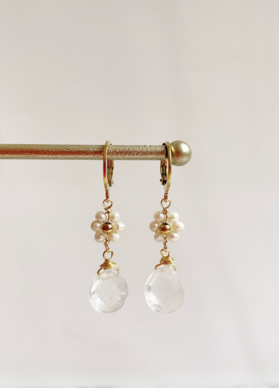 Pierced Earrings Pearl Drop Leverback